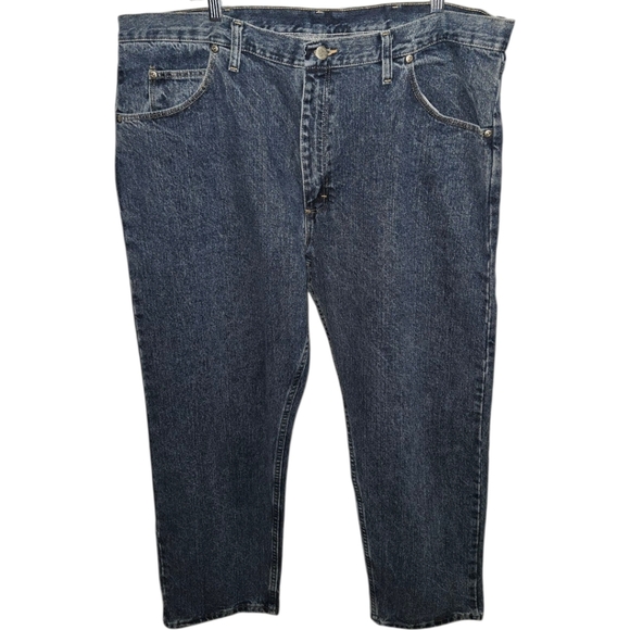 NWT Men's Wrangler Relaxed Fit Straight U-Shaped Jeans - Picture 1 of 3
